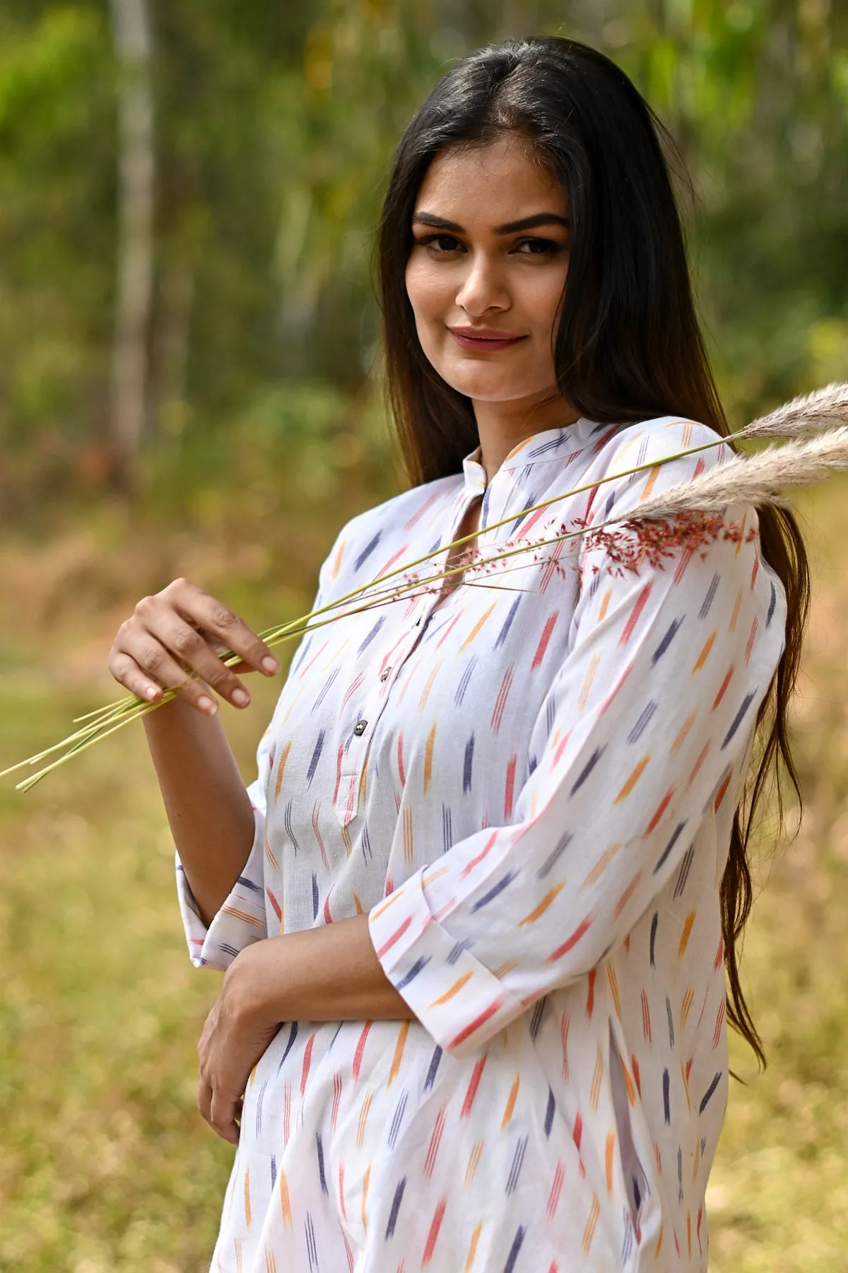 Jasmine White Handloom Ikat Kurta and Pants - Set