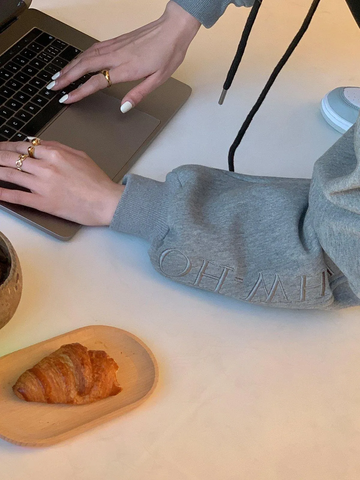 Letter Logo Loose Hoodie - Grey