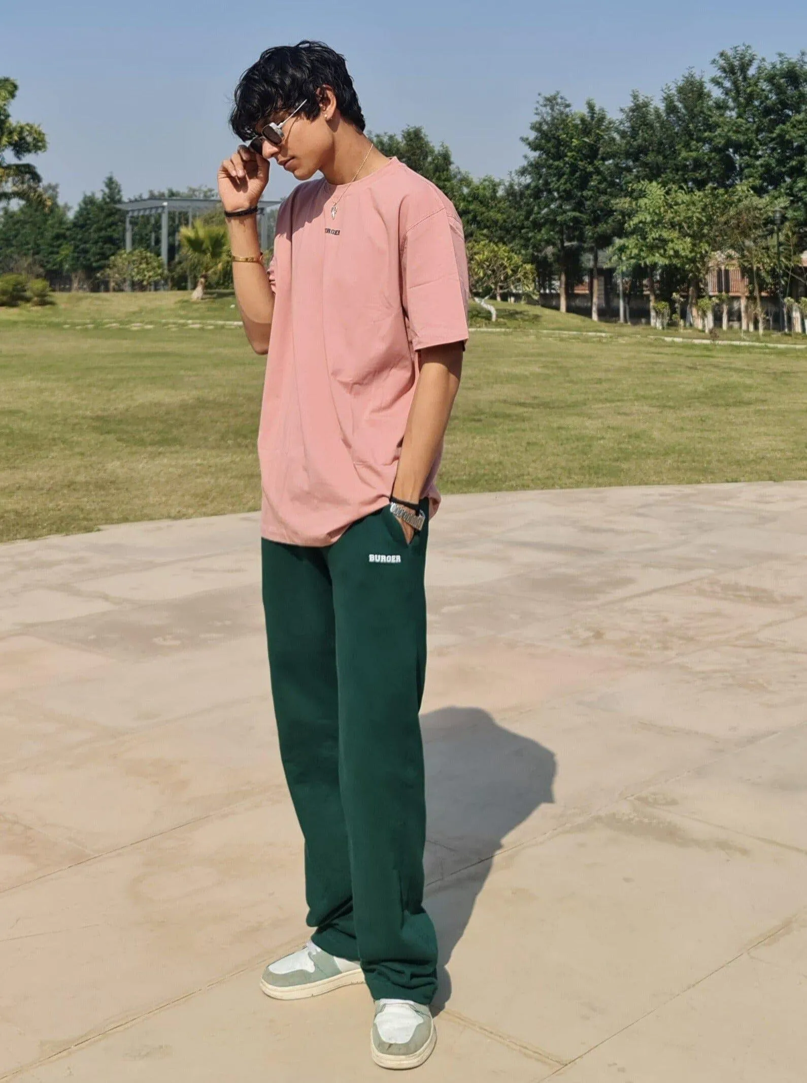 Minimal Burger Logo : Round Neck Regular Tee For Men