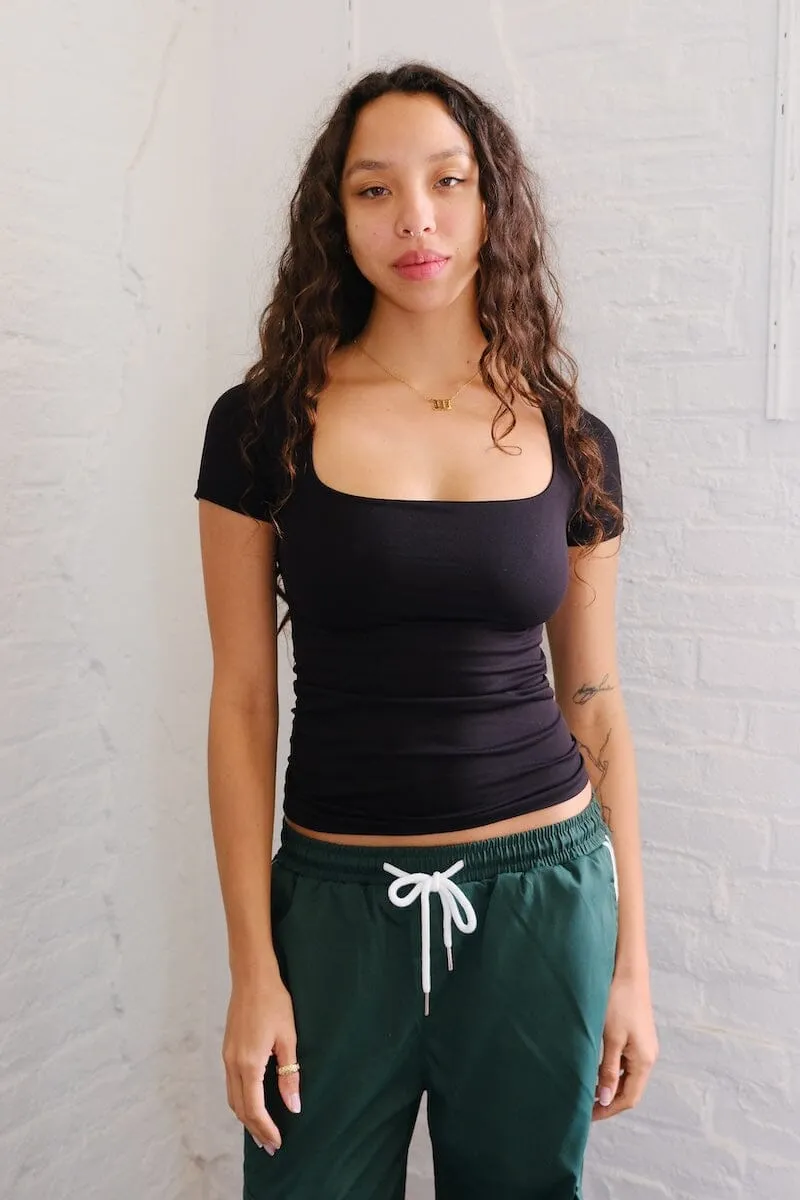 Yari Clean Lines Short Sleeve Top
