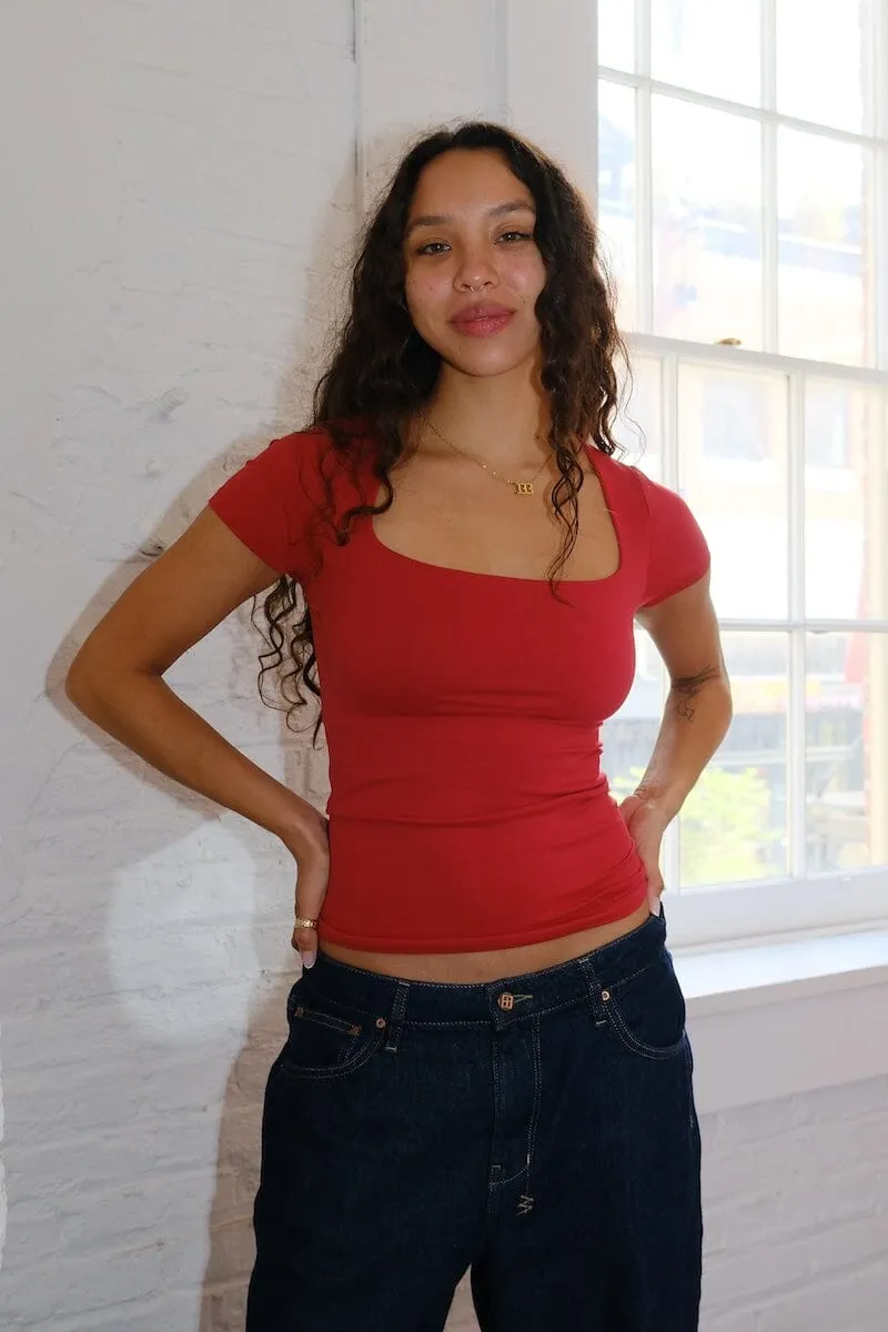 Yari Clean Lines Short Sleeve Top